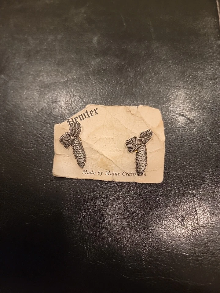 华丽细致的松锥形耳环,戏剧性和引人注目的松锥珍珠 — 第 2/3 张图片