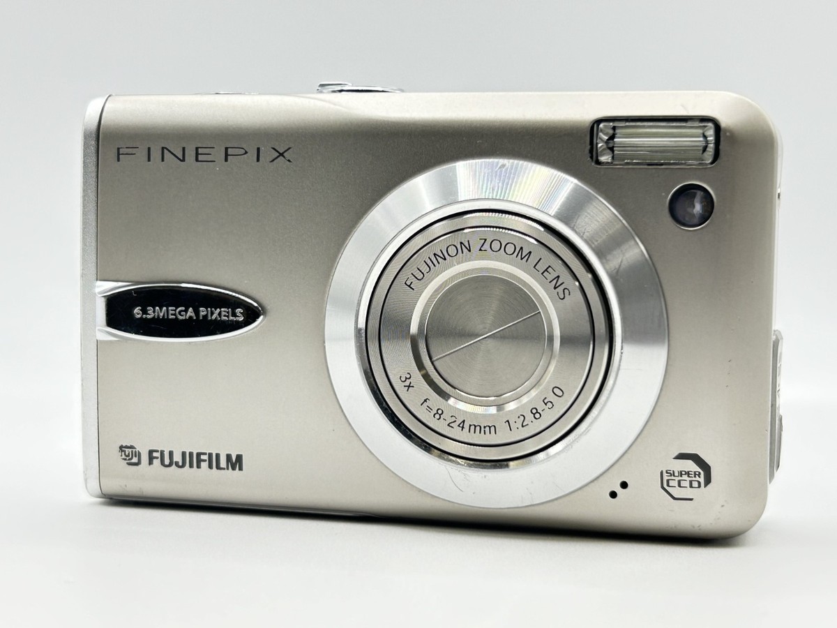 Excellent] Fujifilm FinePix F30 Compact Digital Camera 6.3MP