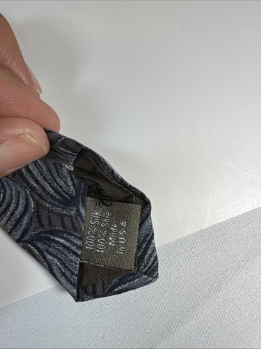 Calvin Klein Men’s Tie K42RA011 New With Tags 100% Silk - Picture 4 of 5