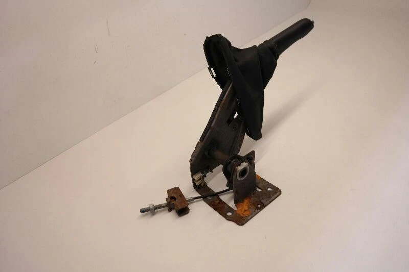 Land Rover LR2 2008-2012 montaje de manija de freno de emergencia Foto 3 de 4