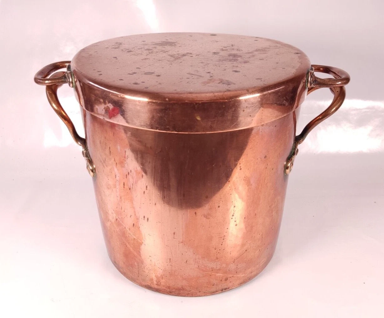High quality Victorian copper stock pot and skillet lid
