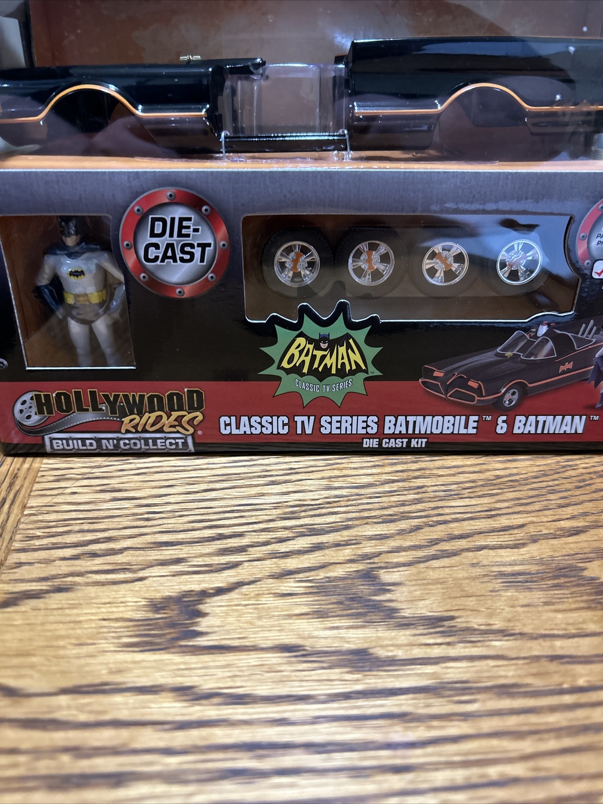 Hollywood Rides Build N' Collect Classic TV '66 Batmobile & Batman Die Cast Kit