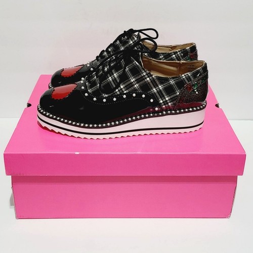 betsey johnson tote with scarf