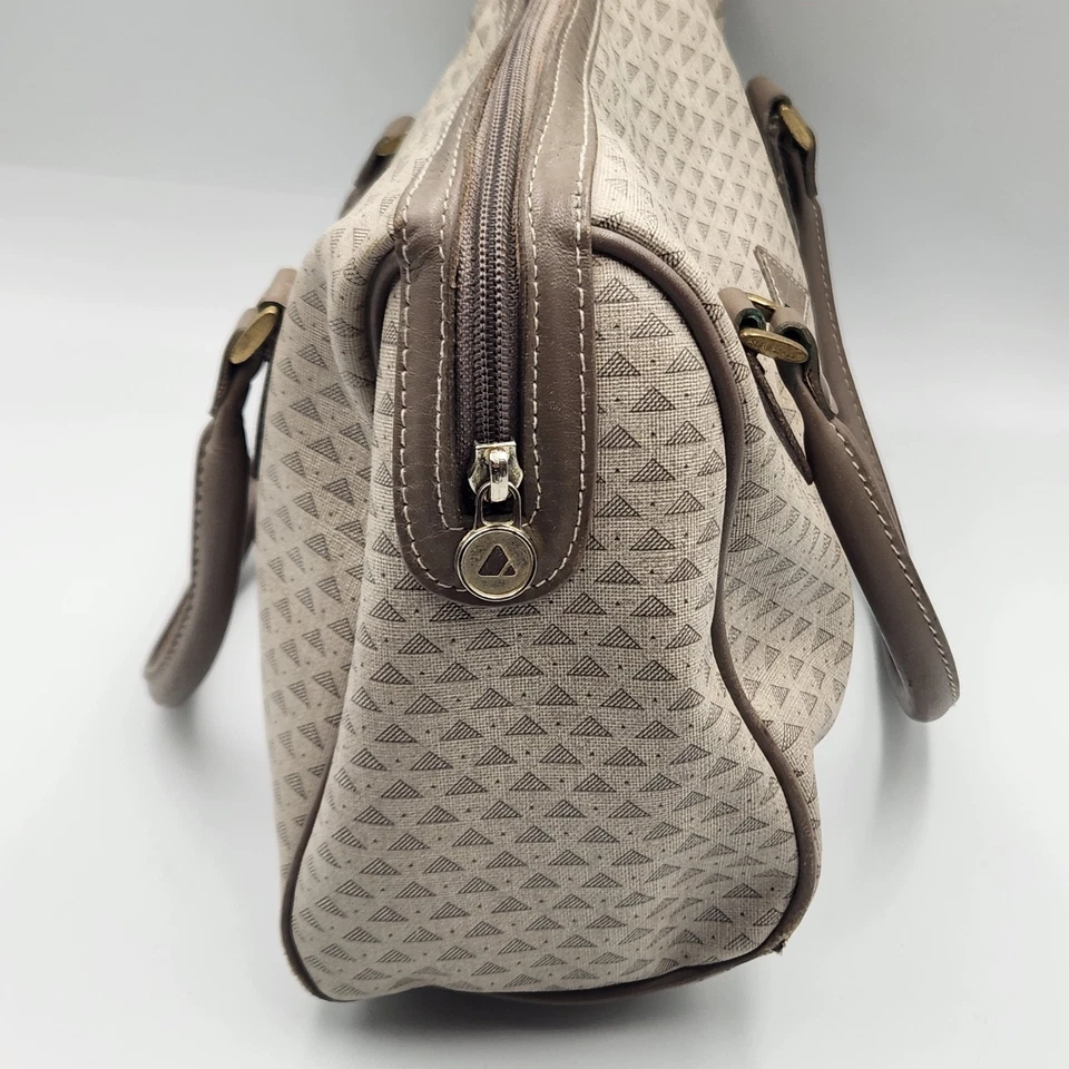 Cartera vintage Liz Claiborne con adornos de cuero marrón geométrico hecha en Corea 11,5 pulgadas Foto 3 de 4