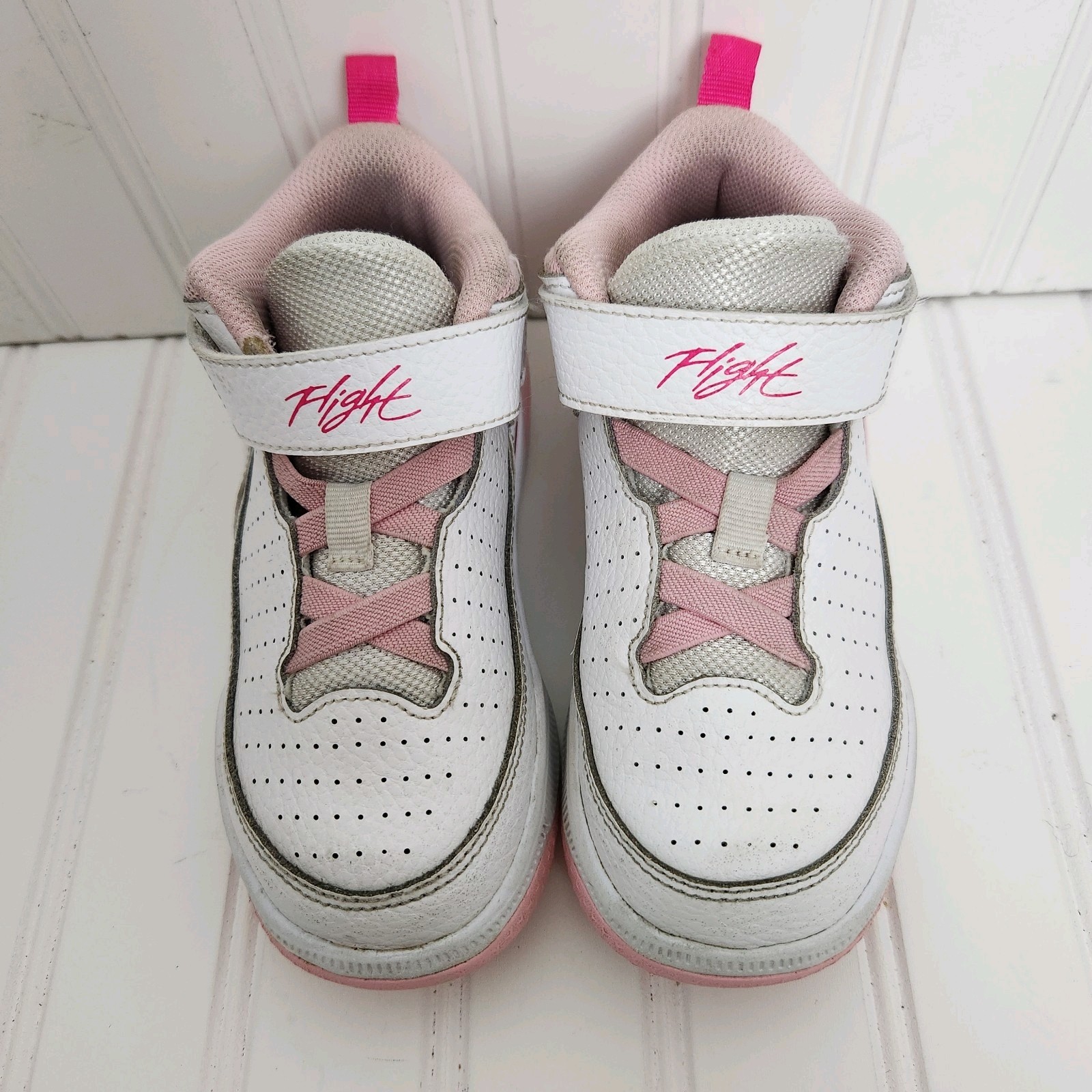 Nike Jordan Flight Girls Size 11C White/Pink Basketball Hoops Training Sneakers thumbnail 2