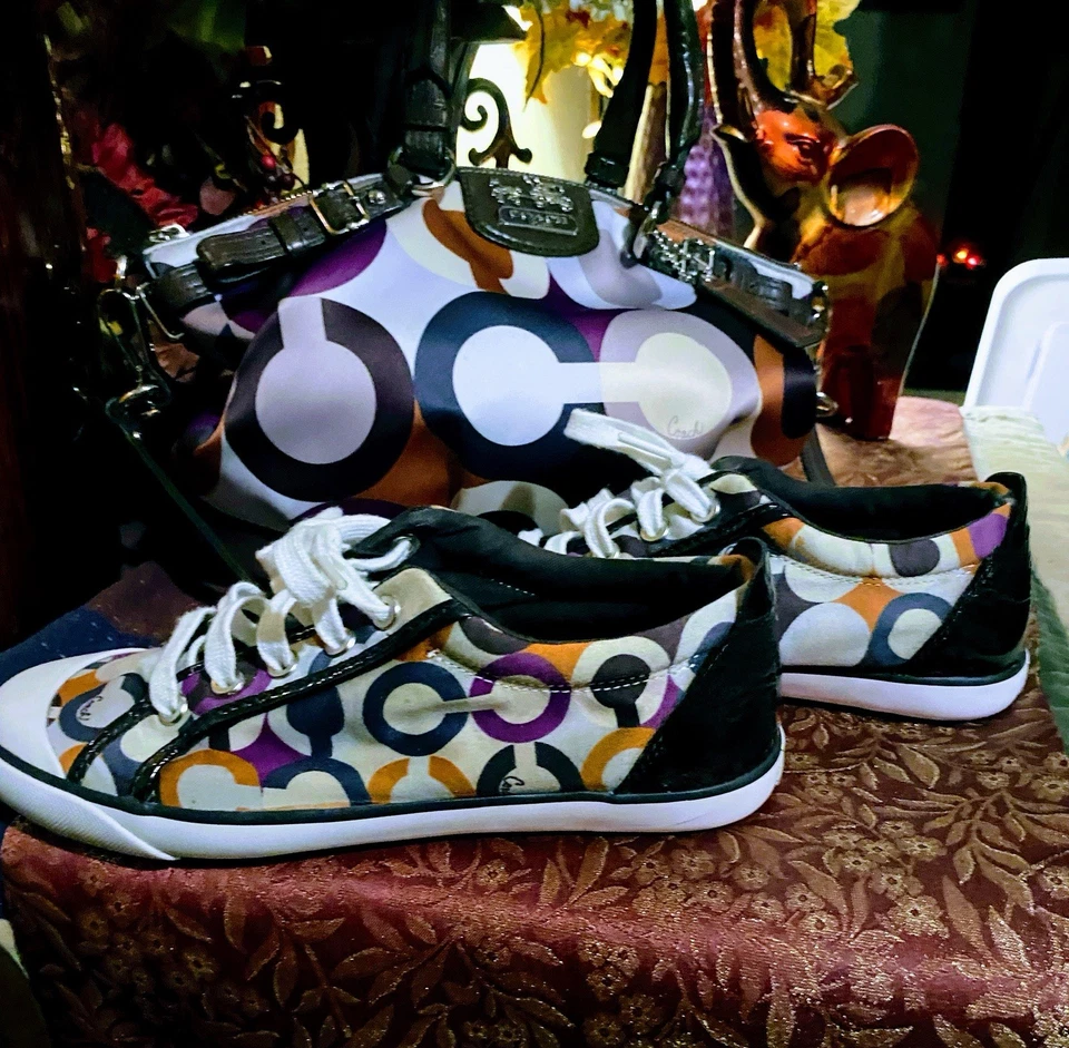 Beautiful Coach 18636 Madison OP ART Sophia Handbag And Matching Shoes 8.5 - Image 3 of 4