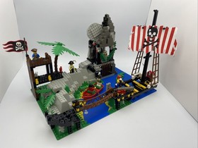 Lego Pirates 6281 Pirates Perilous Pitfall - w/ Minifigs & Manual! 99% Complete