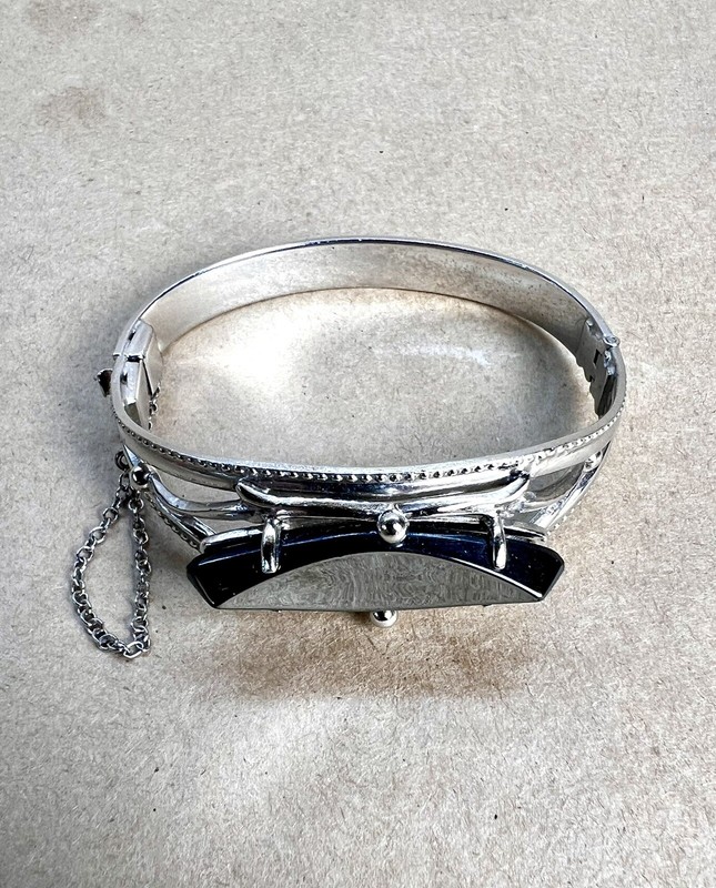 Vintage Estate Black Stone Silver Bracelet 2.25” Opening