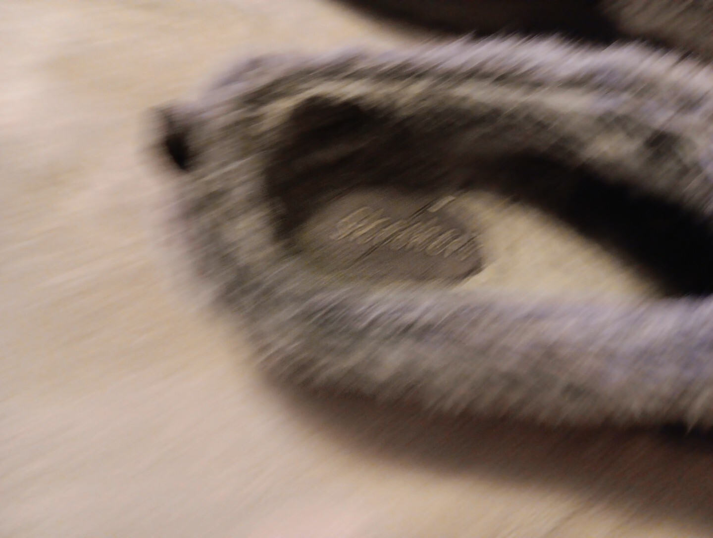 SAOLA Pantofole grigie vintage Skechers taglia 9 suola rigida