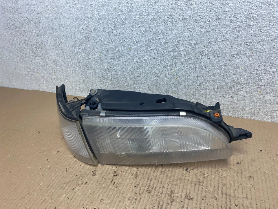 Farol lateral direito do passageiro Toyota Corolla 1993 a 1997 fabricante de equipamento original M9531 DW - Imagem 2 de 4