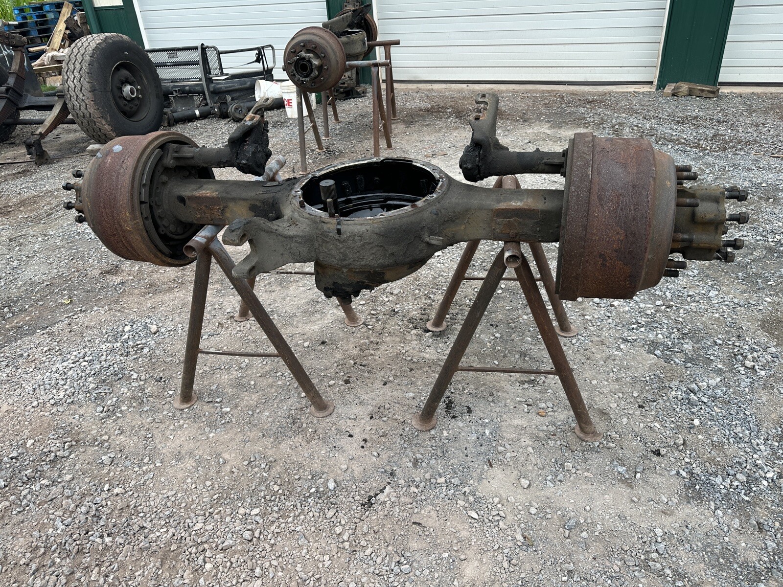 RP23160 MERITOR-ROCKWELL RD23160 0 AXLE HOUSING REAR (REAR) W/ HUBS | eBay