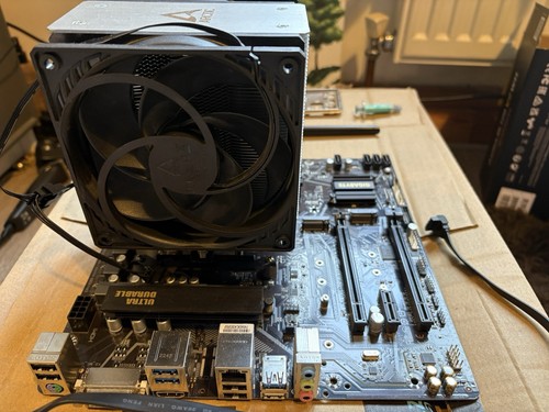 Ryzen 5700x3D Gigabyte b550 motherboard 32gb ddr4 3600 ram bundle - Picture 2 of 5