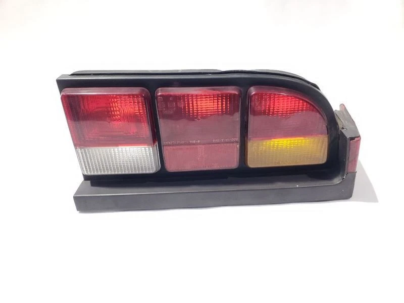 Alfa Romeo Spider Veloce 1986 1990 OEM pasajero luz trasera derecha astillada Foto 2 de 4