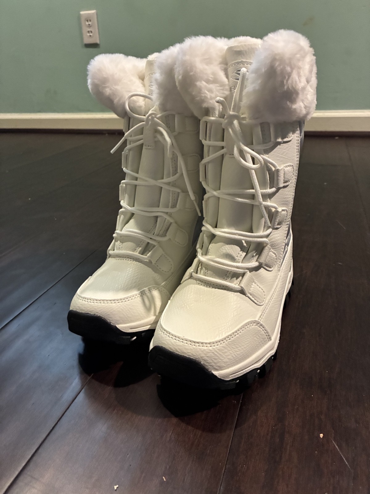 Winter Boots for kids, White with fuzzy interior,  and Black Bottoms size 3