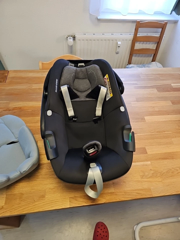 MAXI-COSI Pebble 360 i-Size – Essential Graphite (Anthrazit) - Bild 3 von 4