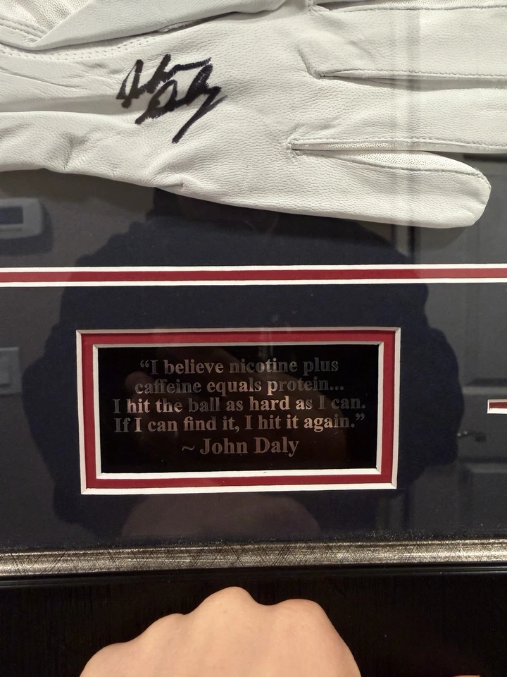 GUANTE DE GOLF FIRMADO AUTOGRAFIADO POR JOHN DALY de St. Andrews FOTO ENMARCADA 24x20 Foto 3 de 4