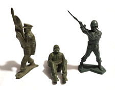Vintage 1950s Marx Plastic Toy Soldiers - Set of 3