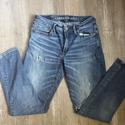 American Eagle Women s Blue Medium Wash Distressed Low Rise Size 30x32