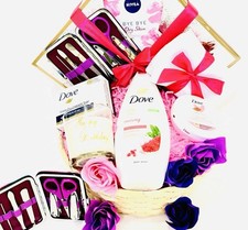 Luxurious Womens  Birthday Pamper Bath Set Filled Gift Hamper For Sister Auntie