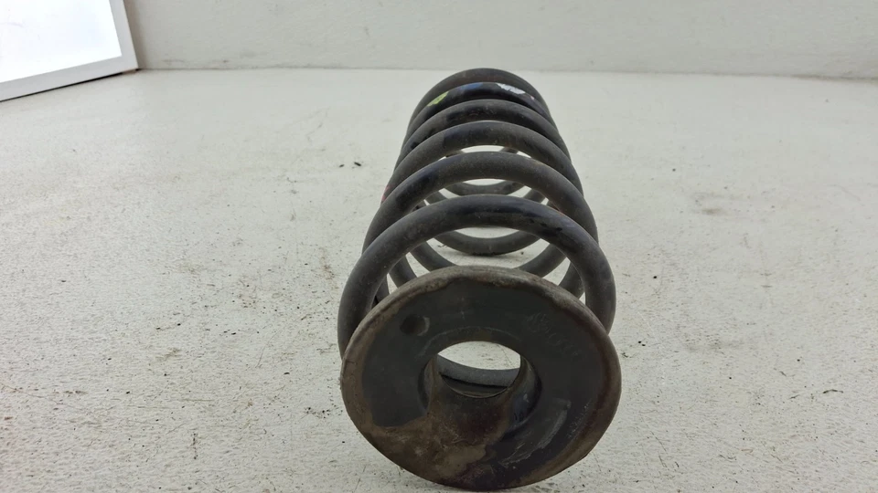 Muelle helicoidal trasero izquierdo o derecho Volkswagen Passat 2012-2019 tracción delantera OEM Foto 3 de 4