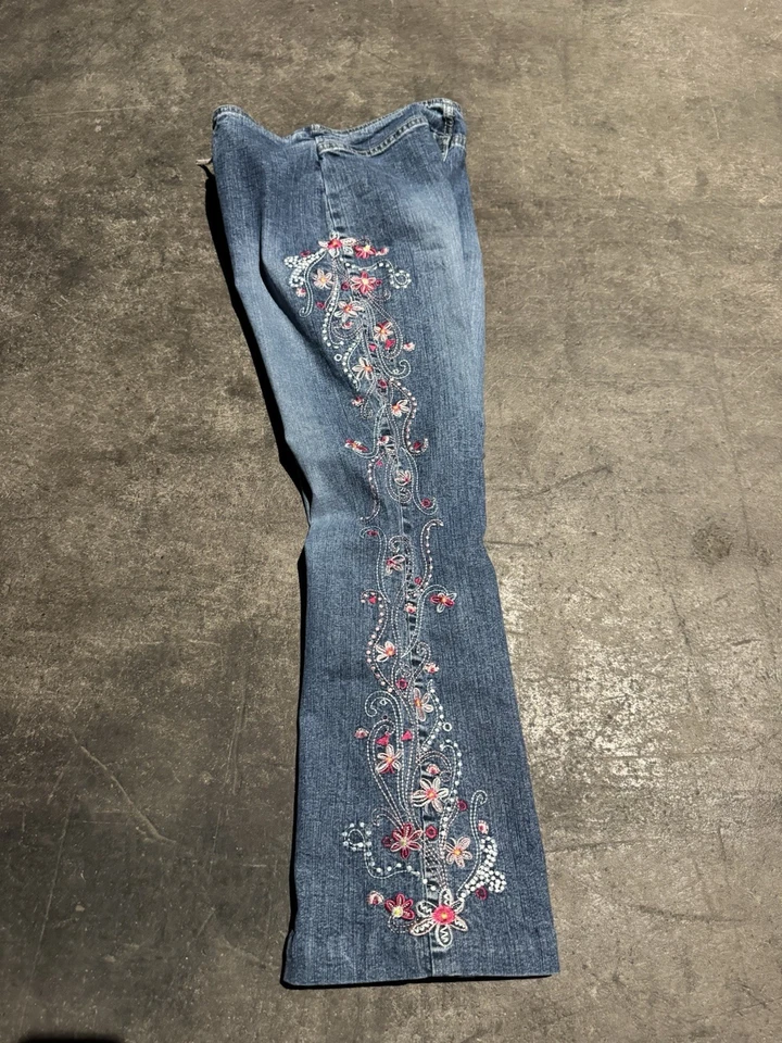 Pantalones de mezclilla de colección Y2K tiro bajo acampanados boho florales bordados para niñas talla 16 juniors Foto 3 de 4