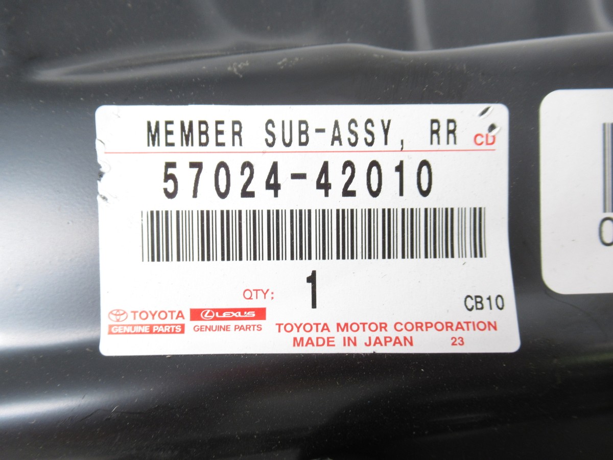 Genuine OEM Toyota 57024-0R010 Driver LH Front Fender Rail