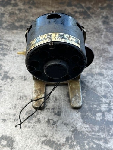 Vintage REDMOND Electric Motor 115 volt 1/150 HP With Air Pump Setup - Picture 4 of 4