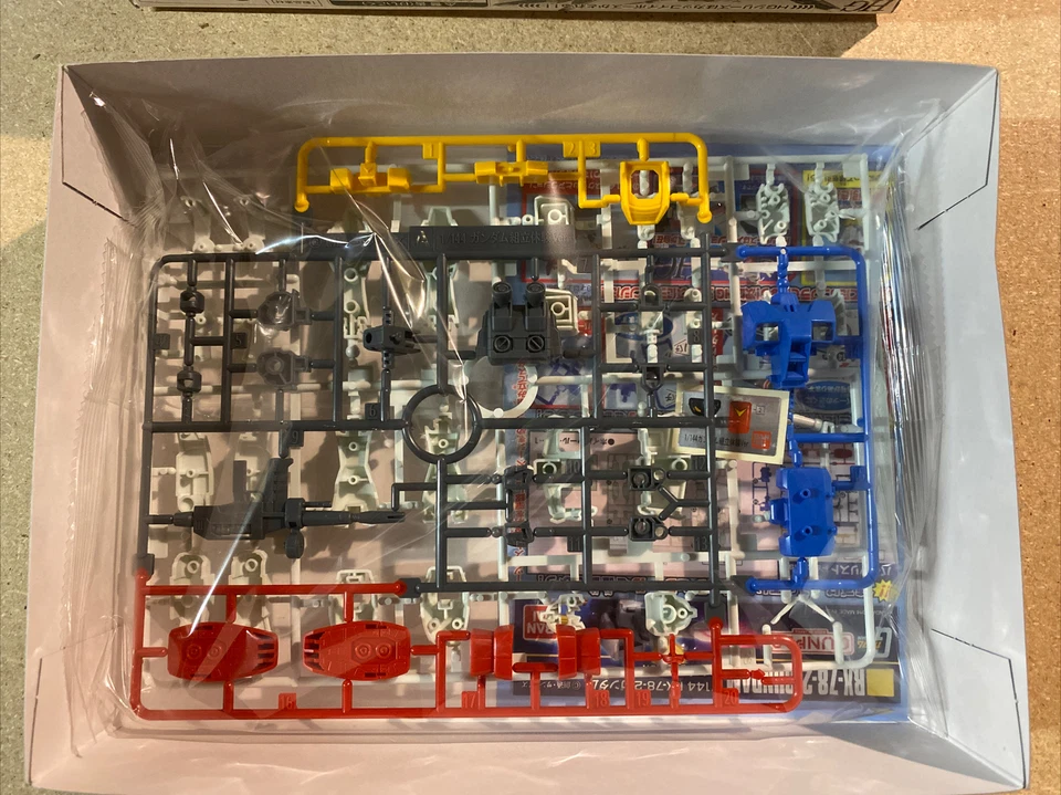 Bandai Gunpla Model Kit 1/144 RX-78-2 Gundam Building Experience Version - Image 3 of 4
