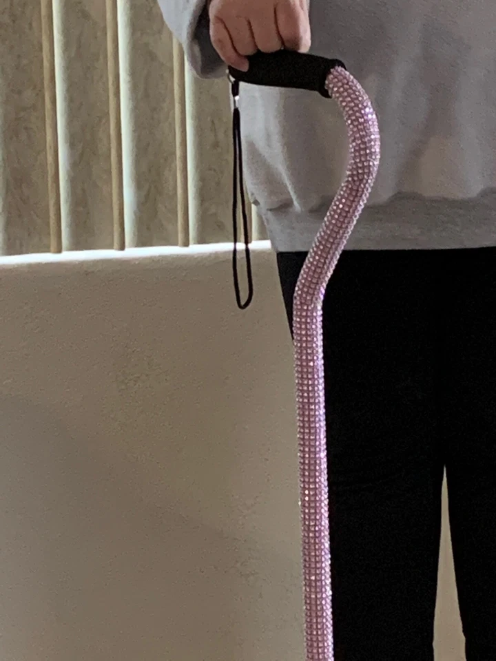 Bastón cuádruple de diamantes de imitación rosa. Lujo, brillante. Ajustable 29.5"-39.5" Foto 4 de 4