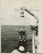 1970 Press Photo The Nemo craft being lowered into the water of Atlantic Ocean
