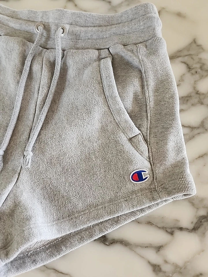 Pantalones Cortos Vintage Champion Gruesos Tejido Inverso Extra Pequeños SPELLOUT XS Gris Usados en Excelente Condición  Foto 3 de 4