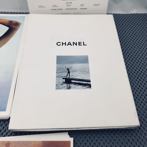 1994-95 Chanel Postcard Boxed Set - 13 Regular - 12 Large Claudia Schiffer - Picture 4 of 12