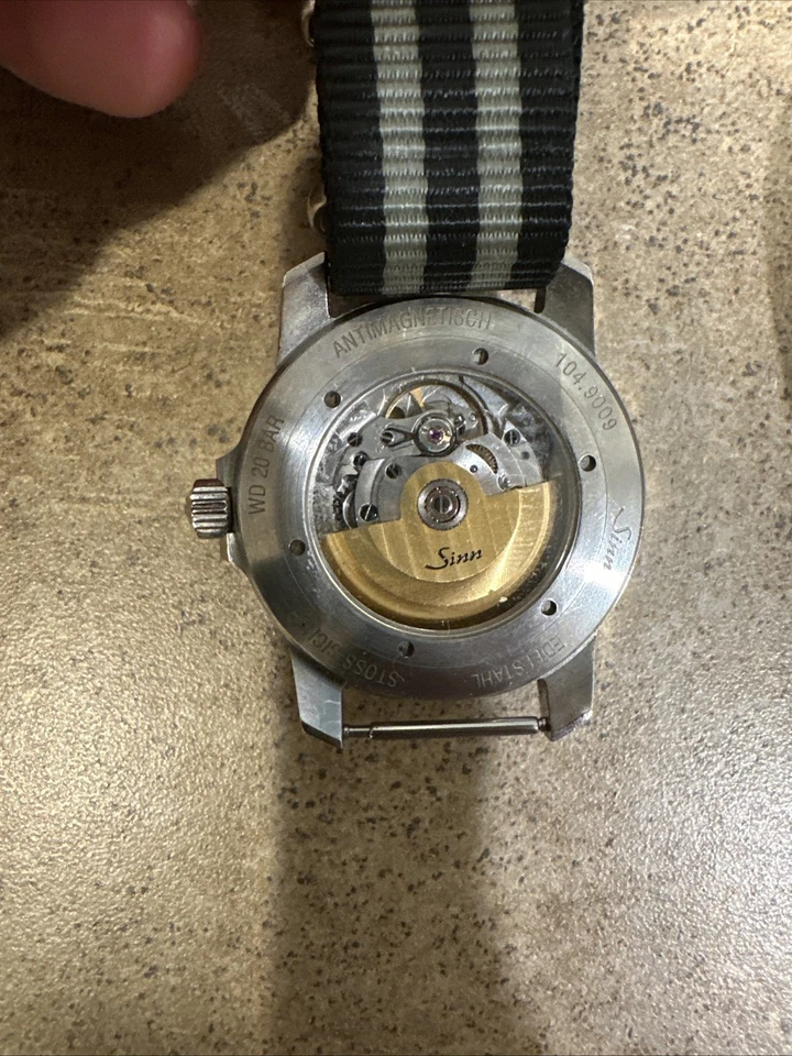 Reloj de buceo Sinn 104 para hombre Foto 3 de 4