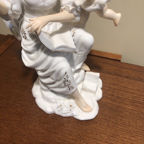O’Well Porcelain Angel Figurine With Cherub Holding Feather 9” EUC - Picture 9 of 11