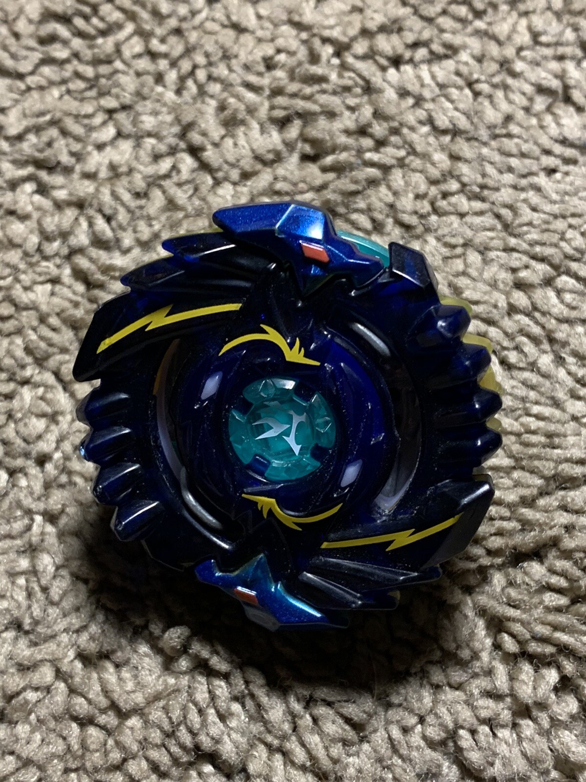 regulus r3 beyblade
