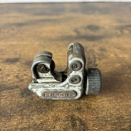 Ridgid 1/4 in. to 1-1/8 in. Model 101 Close Quarters Tubing Pipe Cutter 40617 - Picture 11 of 12