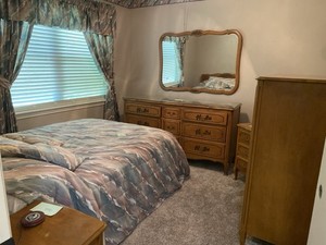 West Michigan Furniture Co. 5pc Brown Wood Bedroom Set Bed Dresser Mirror Chest