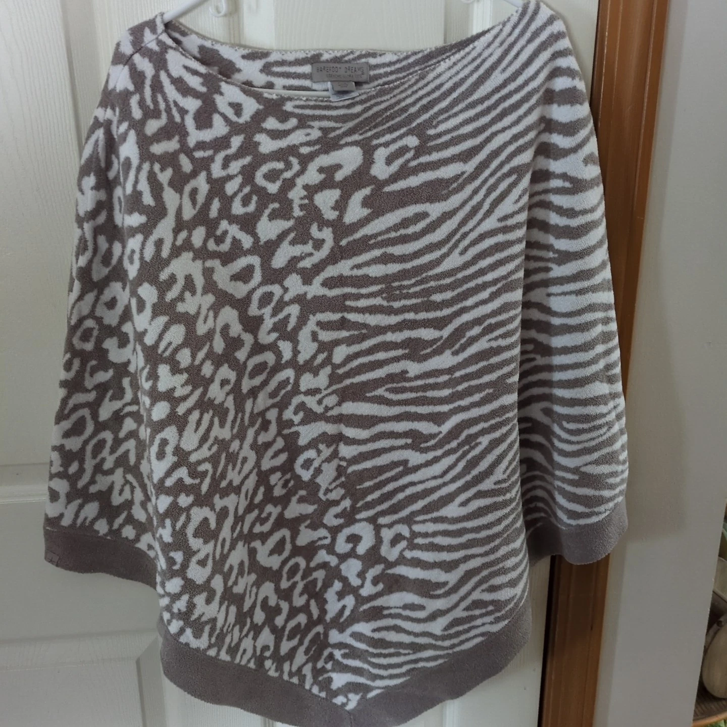 Barefoot Dreams Womens Poncho One Size Plus New Animal Print CozyChic Ultra Lite