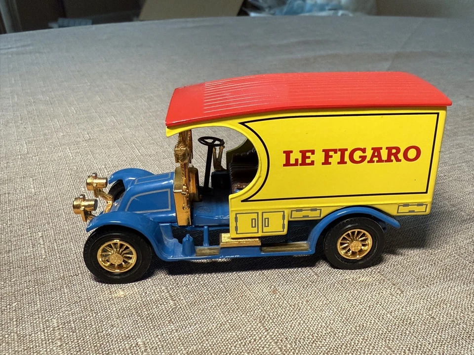 Matchbox Models of Yesteryear YPP01 1910 Renault Newspaper Delivery Truck 1:45 - Image 3 of 4