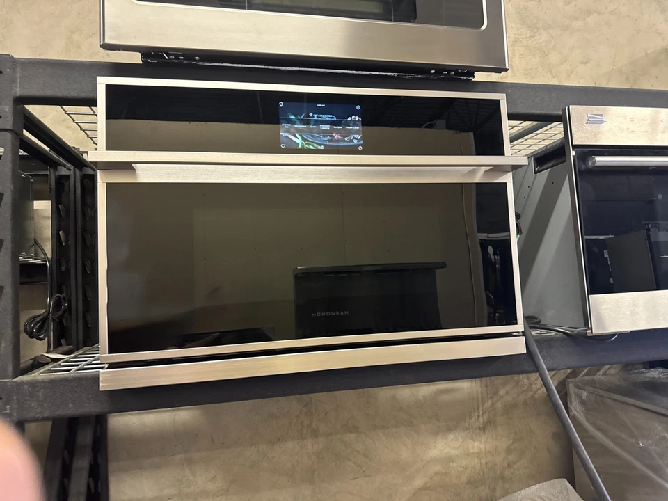 Horno de pared eléctrico inteligente 5 en 1 Monogram Minimalist Series 30" - ZSB9231NSS Foto 2 de 2