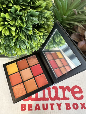 HUDA BEAUTY Coral Obsessions Eyeshadow Palette - Authentic NIB