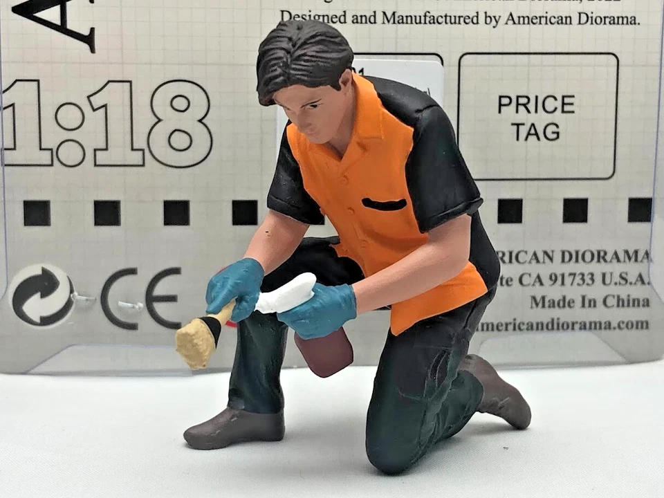 Vetrina Modello In Resina Per Pulizia Ruote Auto 1/18 American Diorama 18601 - Immagine 4 di 4