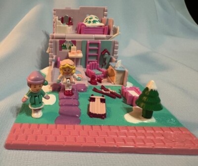 1993 Polly Pocket Ski Chalet / Ski Lodge - Excellent condition and hard to find!