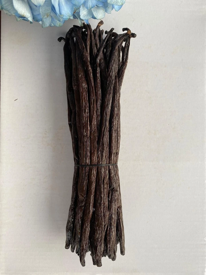 Organic FairTrade Madagascar Vanilla Beans Whole Grade A Pods - Benefits Charity - Image 3 of 4