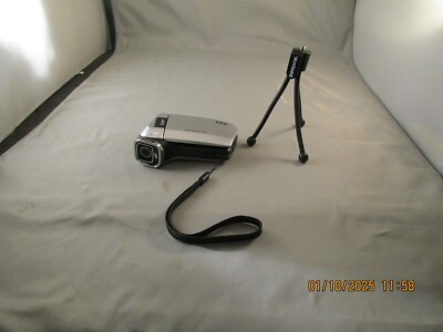 DXG-5B6V HD Digital Camcorder / Camera 5MP works is in good condition