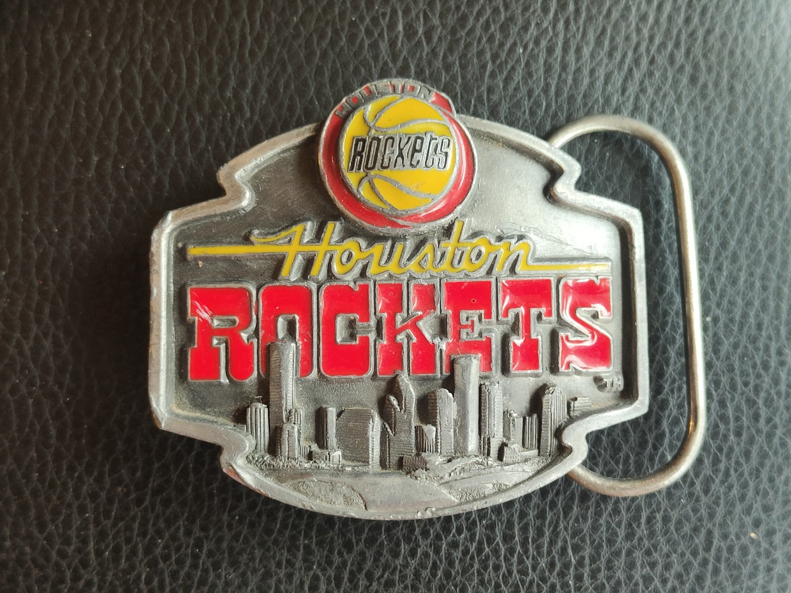 1989 HOUSTON ROCKET Tin Belt Buckle 10,000 Pieces NBA… - Gem