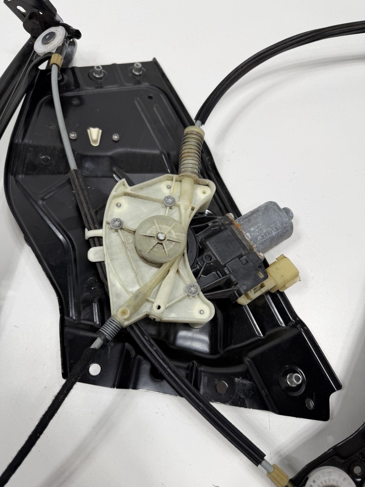 ✅14-22 Maserati Ghibli M157 Front Left Side Window Regulator W Motor OEM