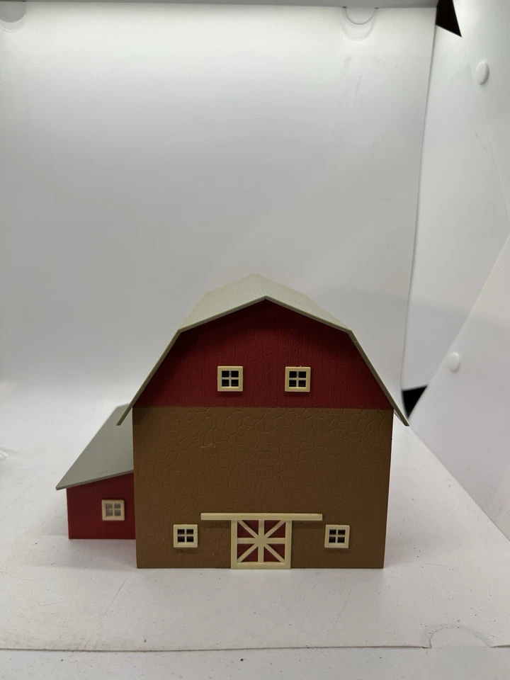 Model Power Ho Grain Depot 651 & Barn With Chicken Coop 592 - Image 4 of 4