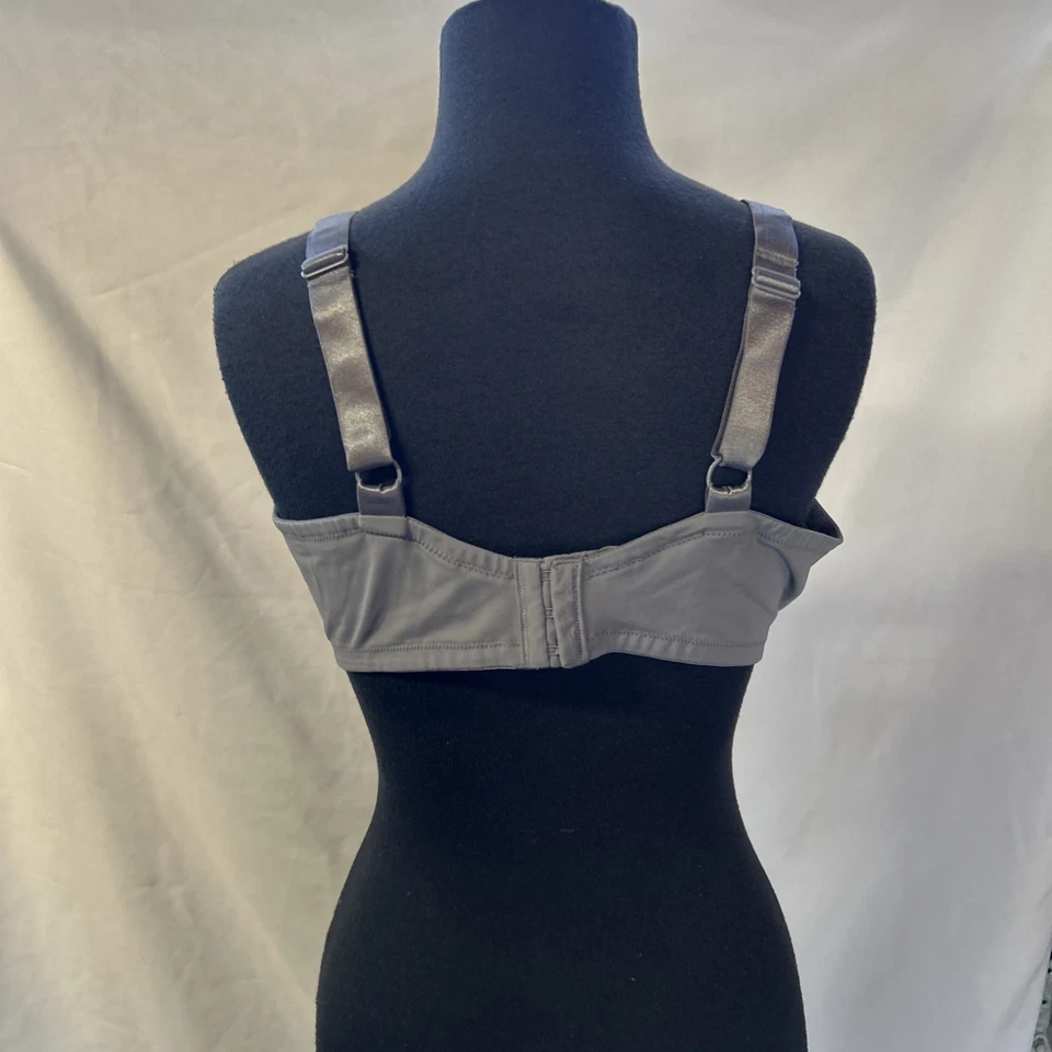 Olga Bra Size 40DLuxury Lift Underwire Style 35063 Lace Gray - Image 4 of 4