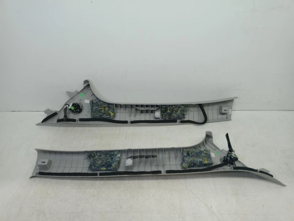 TOYOTA YARIS MOLDURA POSTE DERECHA IZQUIERDA 622110D411B0 MK3 XP130 2011-2020 Foto 4 de 4